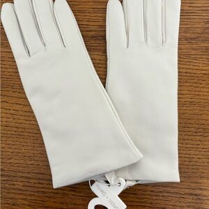 Elegant White Leather Gloves